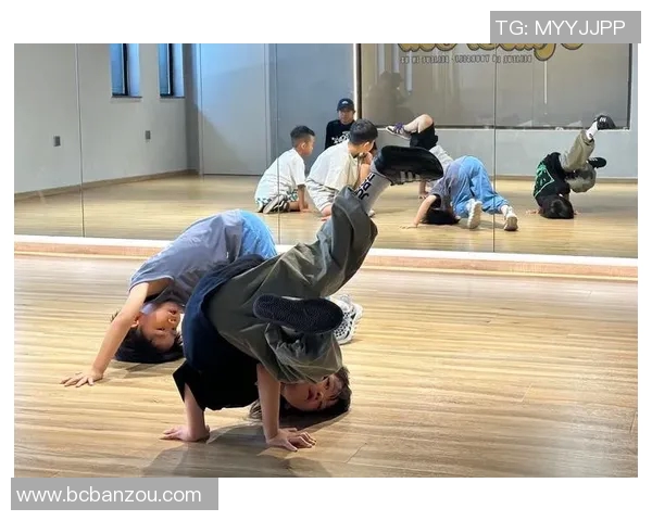 广州街舞队的阵地战揭秘:深度解析街舞文化与团队精神的交融 广州街舞队的阵地战揭秘:深度解析街舞文化与团队精神的交融