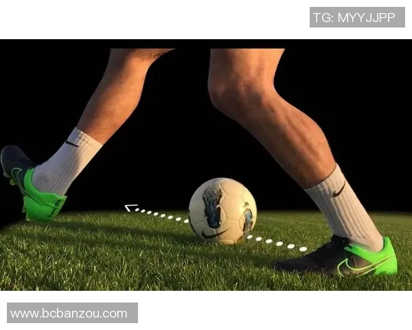 足球技巧全解析：从基础到进阶掌握关键技巧提升球技水平