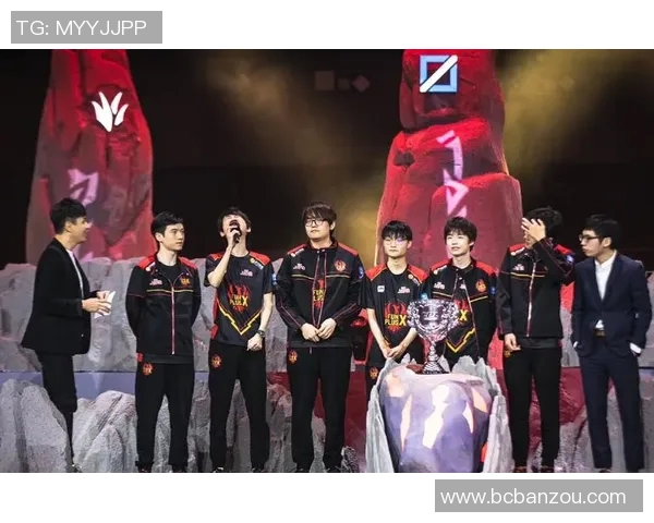 FPX在CSGO比赛中的盯防策略分析与成败得失探讨 FPX在CSGO比赛中的盯防策略分析与成败得失探讨